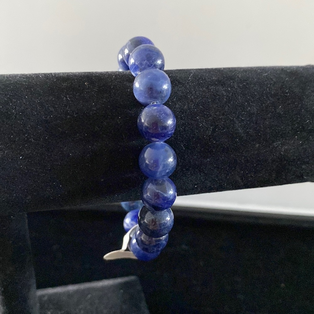 Vintage elasticated beans bracelet. B4